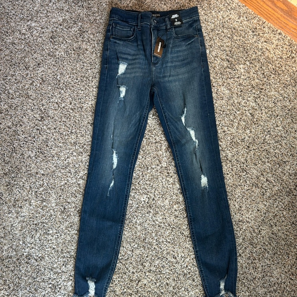 Nwt Express jeans!! Size 2, distresses denim